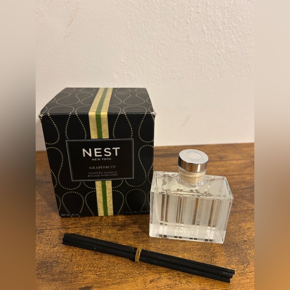 Nest Candle Grapefruit Scent 8.1 oz Candle And Reed Diffuser 1.3 Oz 40 ml - Picture 1 of 6